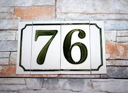 Oznakowanie numeryczne posesji 76